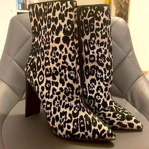 Absolutely amazing heels Aldo, used just for 2 times